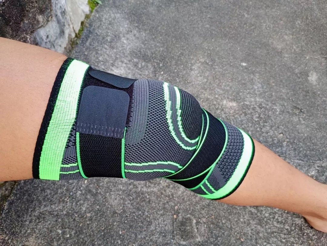 Cliente Waldir usando Joelheira Premium